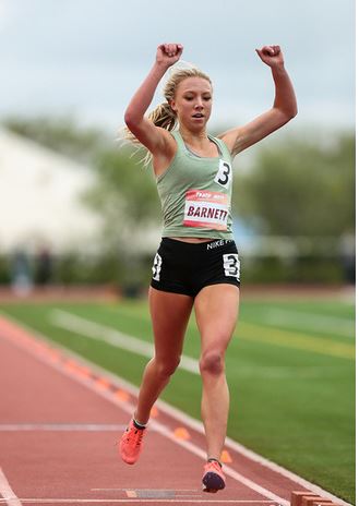 Mia Barnett blazes sub-4:40 Mile in high school race : News : Bring